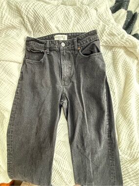 Abercrombie & Fitch High Rise 90s Relaxed Curve Love Jeans - Size 27 SHORT